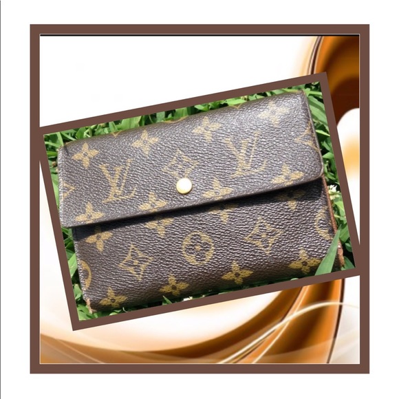 Louis Vuitton Handbags - ✨SALE✨Authentic Louis Vuitton Etui Papiers Trifold